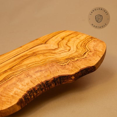 Servierbrett aus Olivenholz | Naturschnitt mit Griff & Rinde
