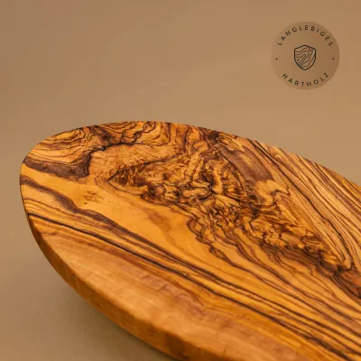 Ovales Frühstücksbrett Olivenholz | geschmeidig & handgemacht