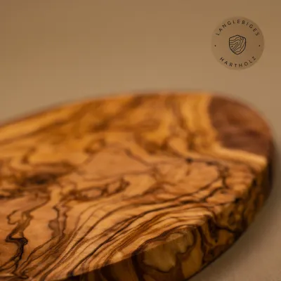 Ovales Frühstücksbrett Olivenholz | geschmeidig & handgemacht