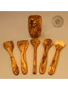 Rustikaler Olivenholz Kochlöffelhalter bauchig – inkl. 5 Küchenhelfer 