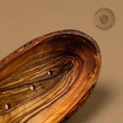 Seifenschälchen aus Olivenholz mit Löchern | oval | naturbelassener Rand