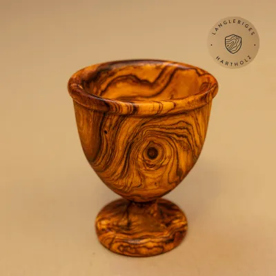 Eierbecher aus Olivenholz – schlicht, naturbelassen & handgemacht