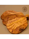 Servierbrett aus Olivenholz | Naturschnitt mit Griff & Rinde