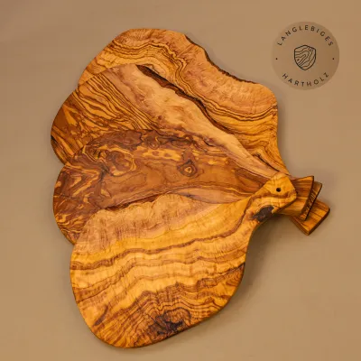 Servierbrett aus Olivenholz | Naturschnitt mit Griff & Rinde