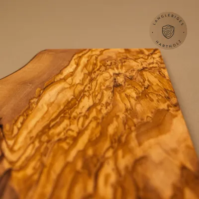 Frühstücksbrett Olivenholz | Rustikal mit Naturkante