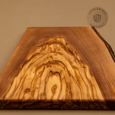 Frühstücksbrett Olivenholz | Rustikal mit Naturkante