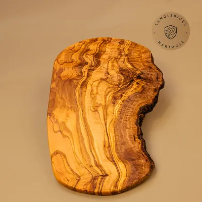 Brotzeitbrett Olivenholz | Rustikal im Naturschnitt