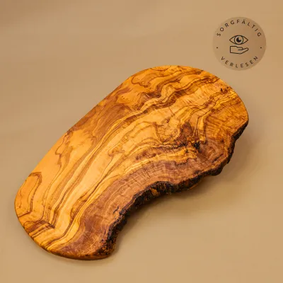 Brotzeitbrett Olivenholz | Rustikal im Naturschnitt