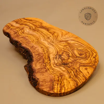 Brotzeitbrett Olivenholz | Rustikal im Naturschnitt