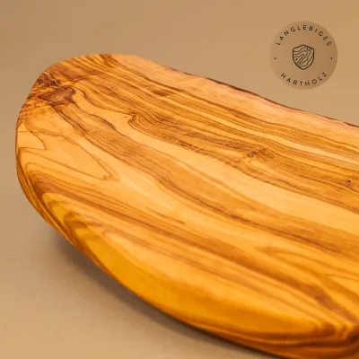 Brotzeitbrett Olivenholz | Rustikal im Naturschnitt