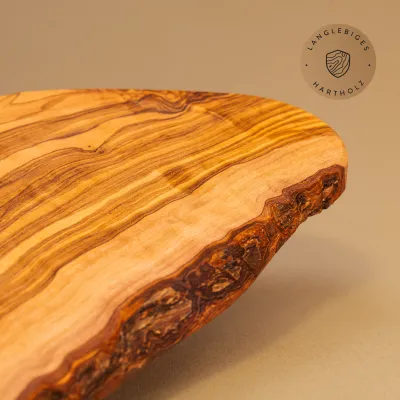 Brotzeitbrett Olivenholz | Rustikal im Naturschnitt