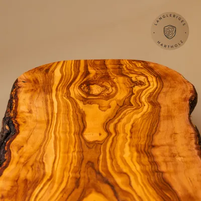 Brotzeitbrett Olivenholz | Rustikal im Naturschnitt