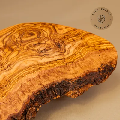 Brotzeitbrett Olivenholz | Rustikal im Naturschnitt