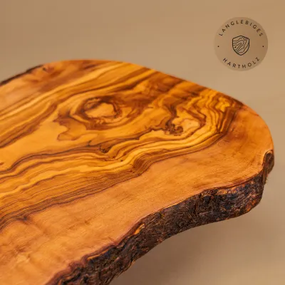 Brotzeitbrett Olivenholz | Rustikal im Naturschnitt