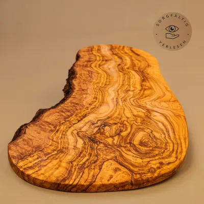 Brotzeitbrett Olivenholz | Rustikal im Naturschnitt