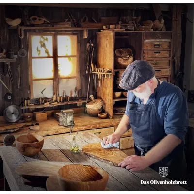 Tranchierbrett aus Olivenholz | mit Saftrille | in 3 Größen
