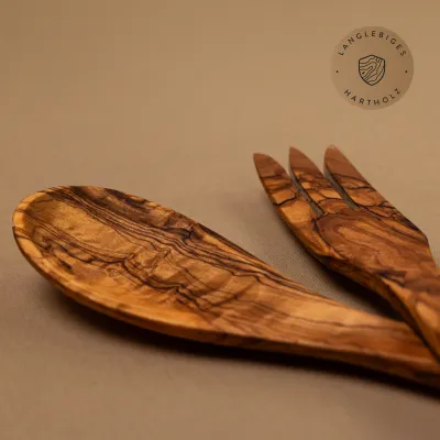 Salatbesteck aus Olivenholz: Nachhaltiger Genuss