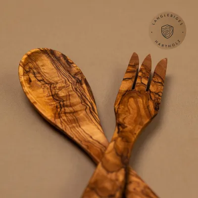 Salatbesteck aus Olivenholz: Nachhaltiger Genuss