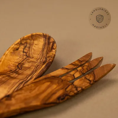 Salatbesteck aus Olivenholz: Nachhaltiger Genuss