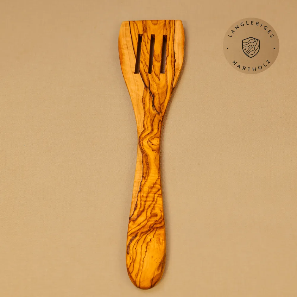 Pfannenwender aus Olivenholz mit Schlitzen – plastikfrei & handgemacht