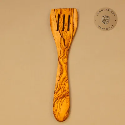 Pfannenwender aus Olivenholz mit Schlitzen – plastikfrei & handgemacht