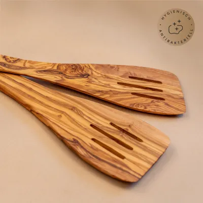 Pfannenwender aus Olivenholz mit Schlitzen – plastikfrei & handgemacht