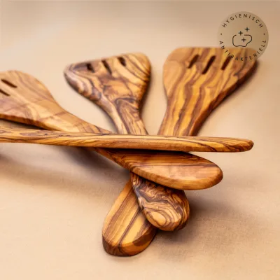 Pfannenwender aus Olivenholz mit Schlitzen – plastikfrei & handgemacht