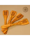 Pfannenwender aus Olivenholz mit Schlitzen – plastikfrei & handgemacht