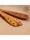 Pfannenwender aus Olivenholz mit Löchern – robust & natürlich