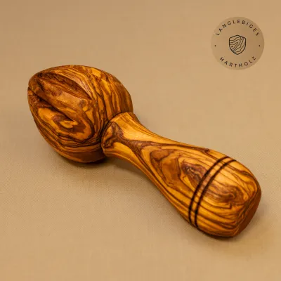 Zitronenpresse aus Olivenholz – naturbelassen & plastikfrei