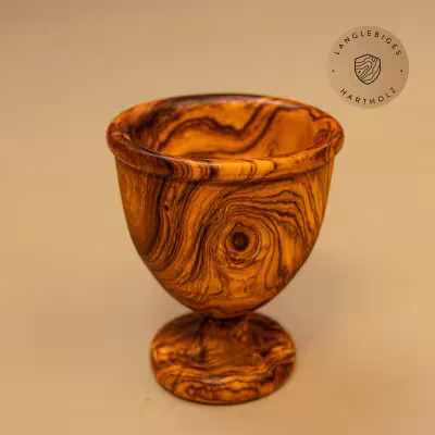 Eierbecher aus Olivenholz – schlicht, naturbelassen & handgemacht