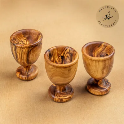 Eierbecher aus Olivenholz – schlicht, naturbelassen & handgemacht