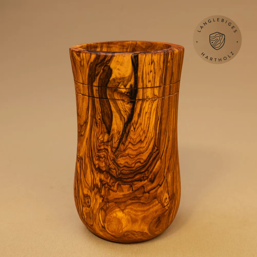 Köcher aus Olivenholz: Nachhaltiger Genuss