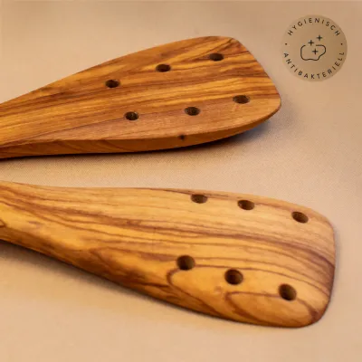 2er Set Pfannenwender aus Olivenholz mit Löchern