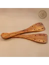 2er Set Pfannenwender aus Olivenholz mit Löchern