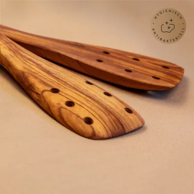 2er Set Pfannenwender aus Olivenholz mit Löchern