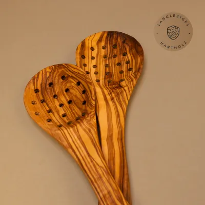 Olivenholz Schaumlöffel – Abseihlöffel robust & handgemacht