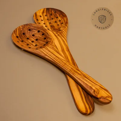 Olivenholz Schaumlöffel – Abseihlöffel robust & handgemacht