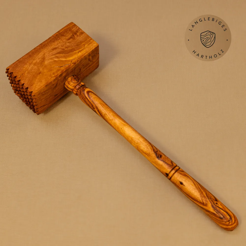 Fleischklopfer aus Olivenholz mit eckigem Kopf