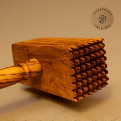 Fleischklopfer aus Olivenholz mit eckigem Kopf