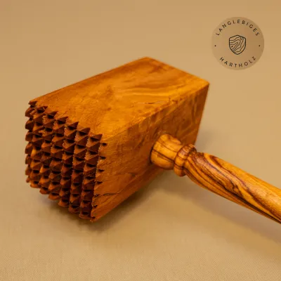 Fleischklopfer aus Olivenholz mit eckigem Kopf