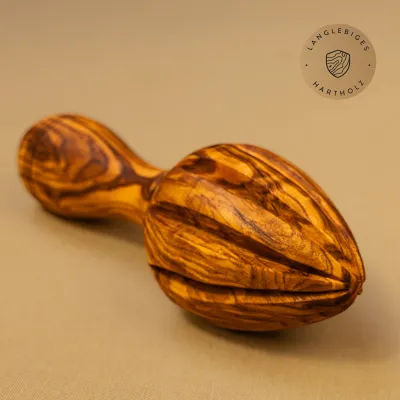 Zitronenpresse aus Olivenholz – naturbelassen & plastikfrei