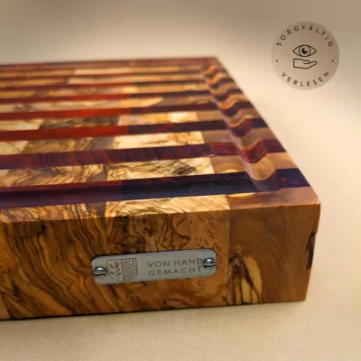 Massives Olivenholz Stirnholz Schneidebrett mit Saftrille | zweifarbig