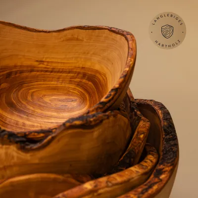 Große Obstschale aus Olivenholz, Naturrand 32 cm