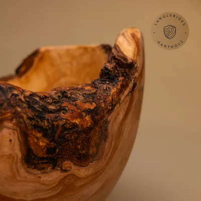 Große Salatschale aus Olivenholz mit Naturrand rustikal naturbelassen