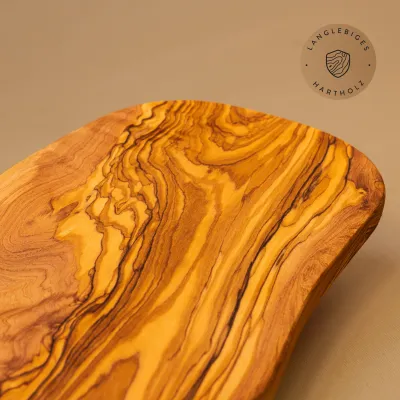 Olivenholzbrett in Naturform | mit Griff | naturbelassen