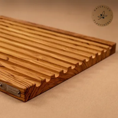 Brotschneidebrett mit Rillen aus Olivenholz | massiv & handgefertigt