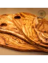 Brotzeitbrett aus Olivenholz im Naturschnitt mit Loch | Handgemacht