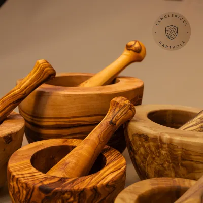 Mörser & Stößel aus Olivenholz mit glattem Rand | natürliche Eleganz