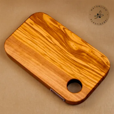 Schneidebrett aus Olivenholz mit Griffloch | handgefertigt am Alpenrand